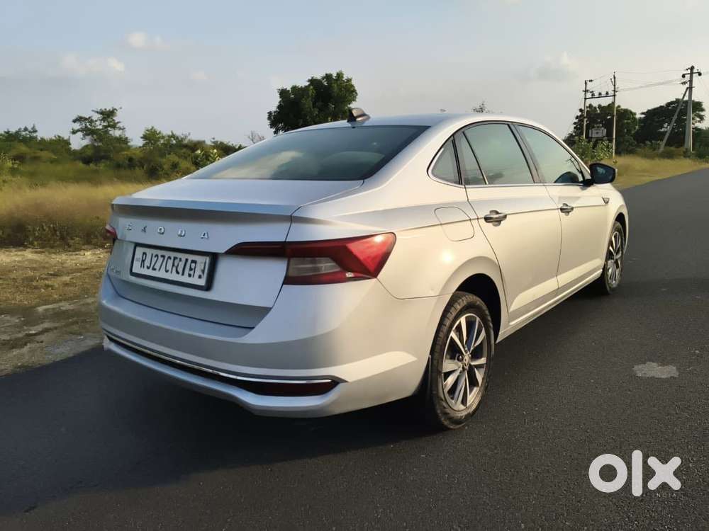 Skoda Slavia 1.0 Tsi Style At, 2023, Petrol