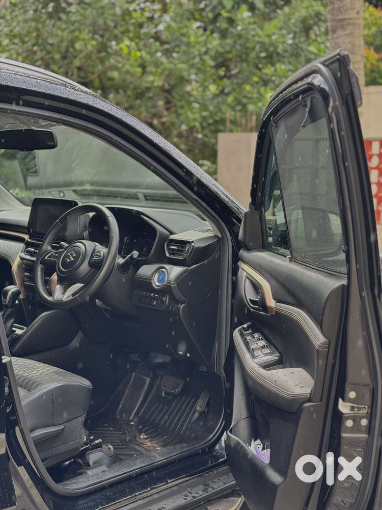 Maruti Suzuki Grand Vitara 1.5 Alpha Plus Intelligent Hybrid Ecvt, 2..