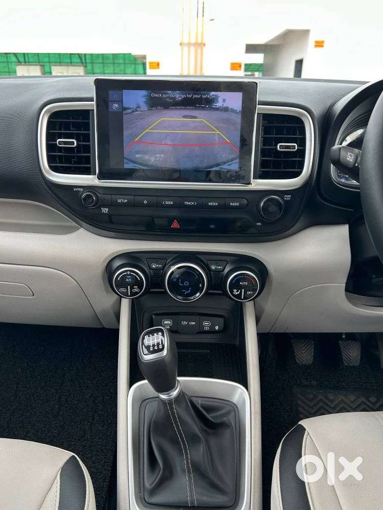 Hyundai Venue Sx Mt, 2023, Diesel