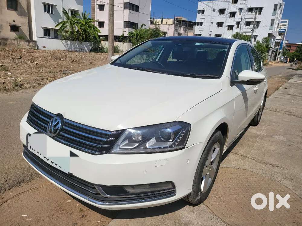 Volkswagen Passat 2011 Diesel 98999 Km Driven