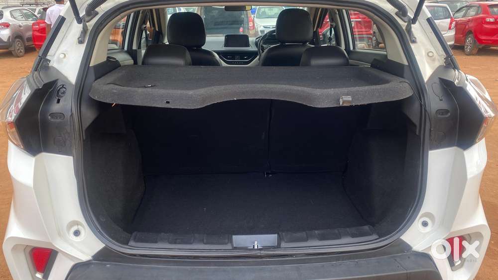 Tata Nexon 1.2 Revotron Xza Plus Premium, 2021, Petrol