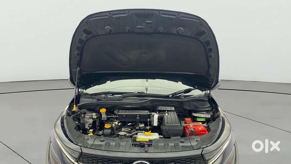 Tata Altroz 1.2 Xza Plus Dark Edition Dct, 2023, Petrol