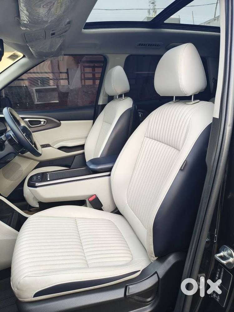 Kia Carens Clavis Ev, 2025, Electric