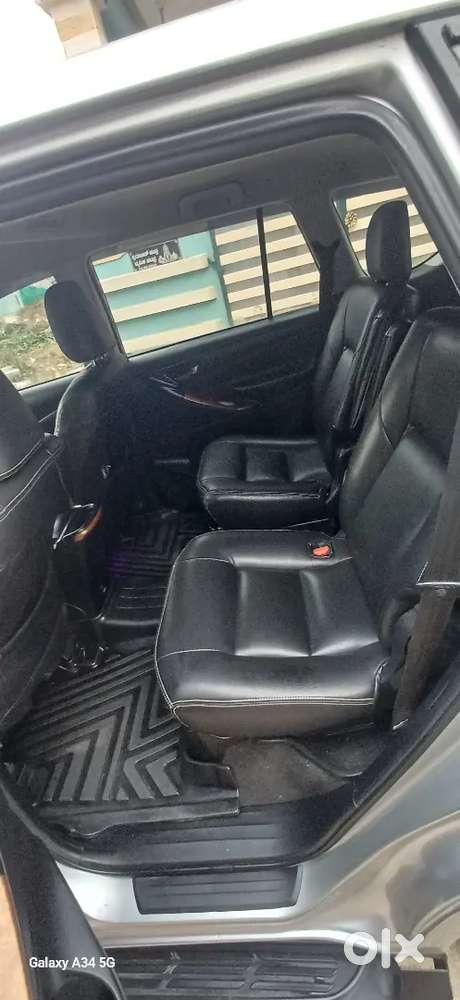 Toyota Innova Crysta 2019