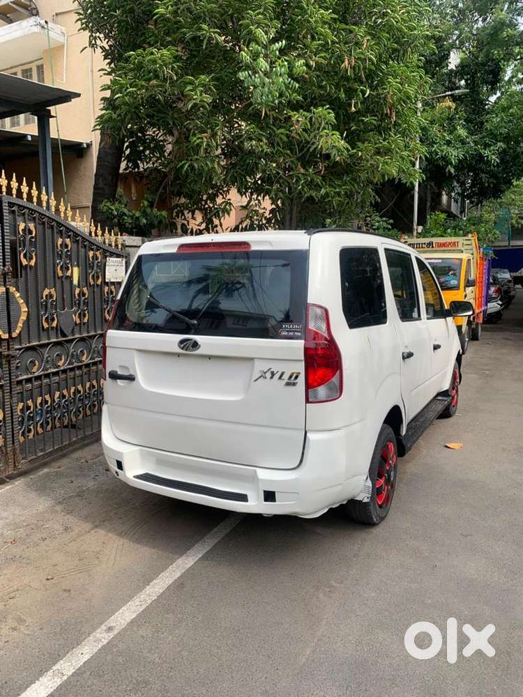 Mahindra Xylo 2016