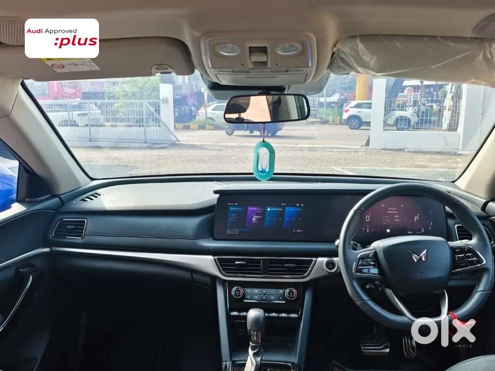 Mahindra Xuv700 2.2 Ax 7 Diesel At Luxury Pack Str, 2025, Diesel