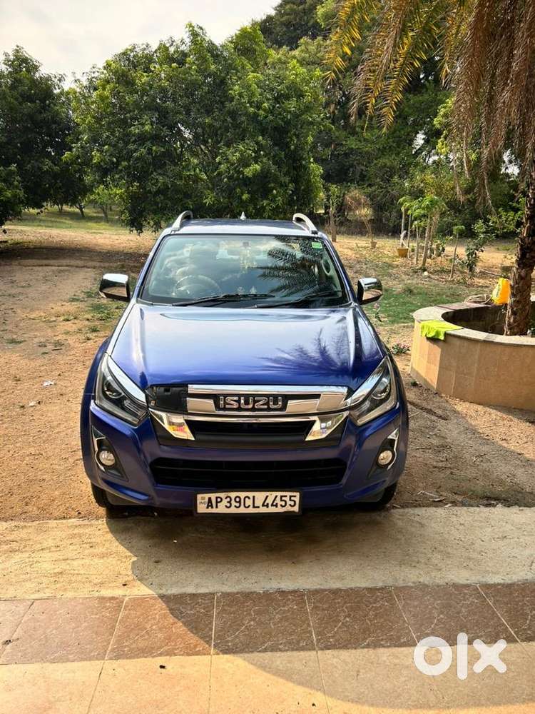 Isuzu V Cross Automatic  2019