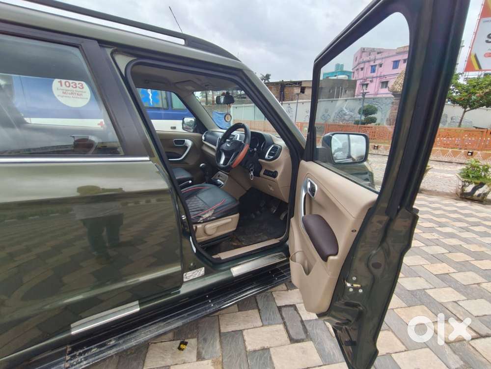 Mahindra Tuv 300 T8, 2017, Diesel