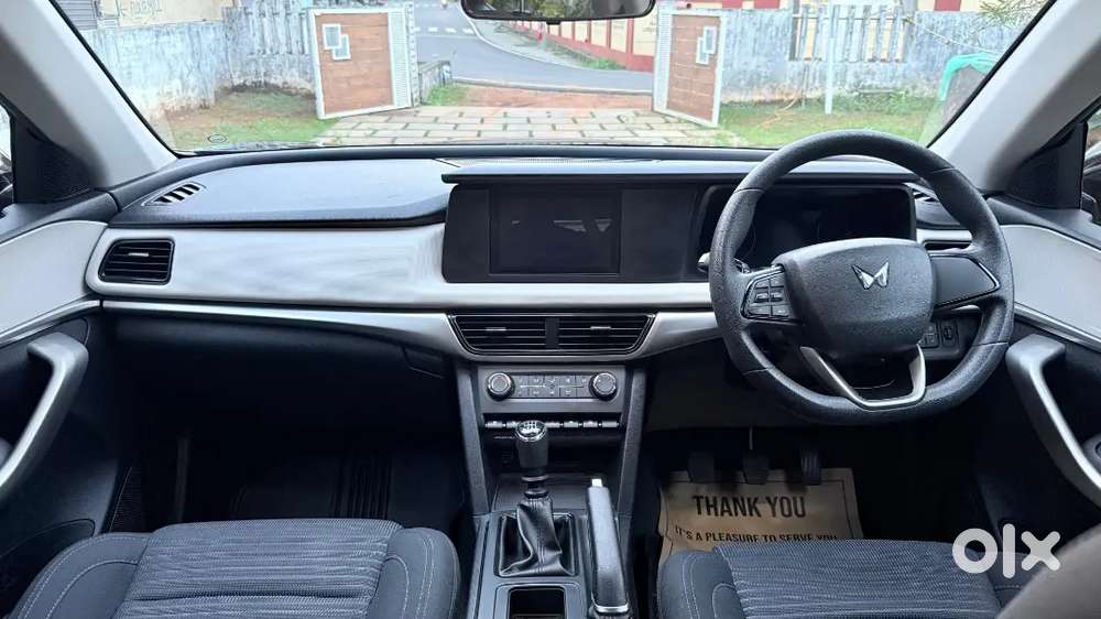 Mahindra Xuv700 2024 Petrol 15000 Km Driven 7 Seater