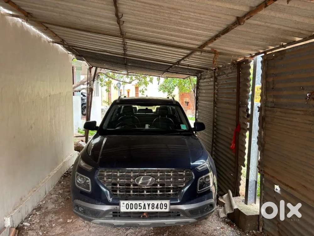 Hyundai Venue 2020 Petrol Well Maintained