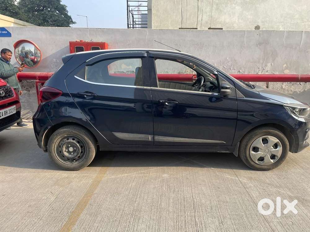 Want To Sell Tata Tiago Xt(o) In 3.95lakh