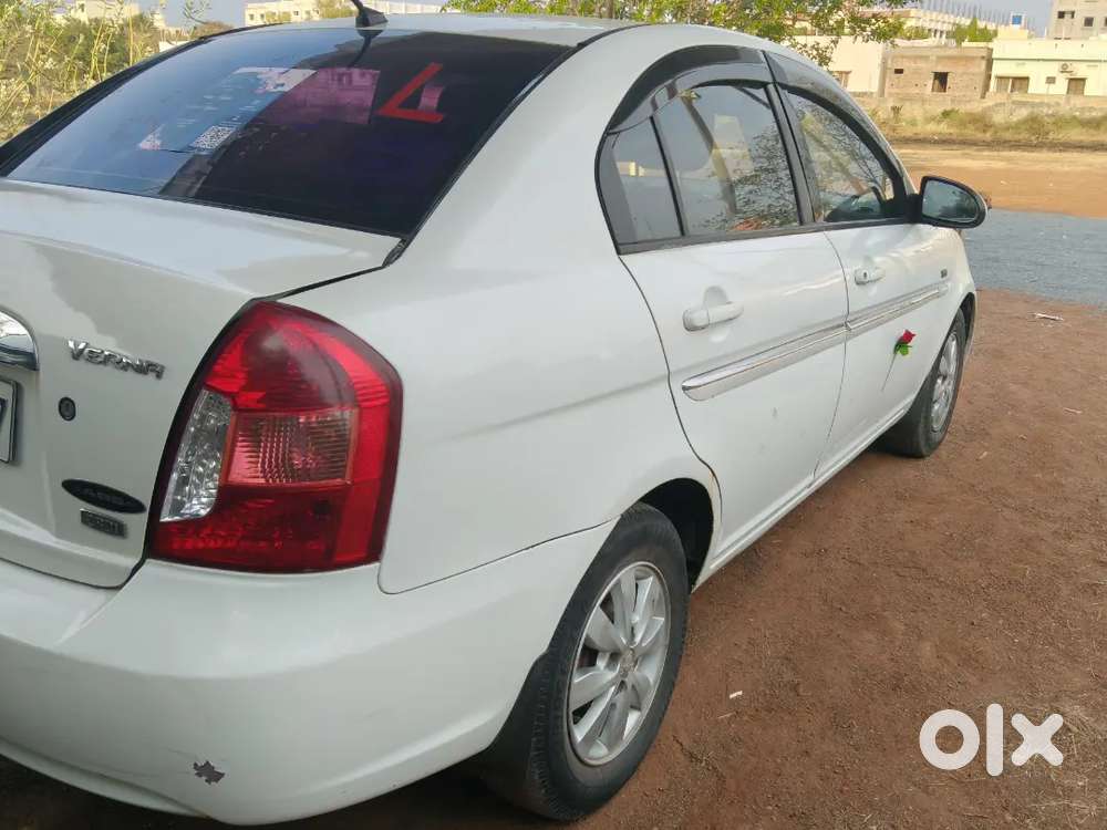 Hyundai Verna 2009 Diesel 200000 Km Driven