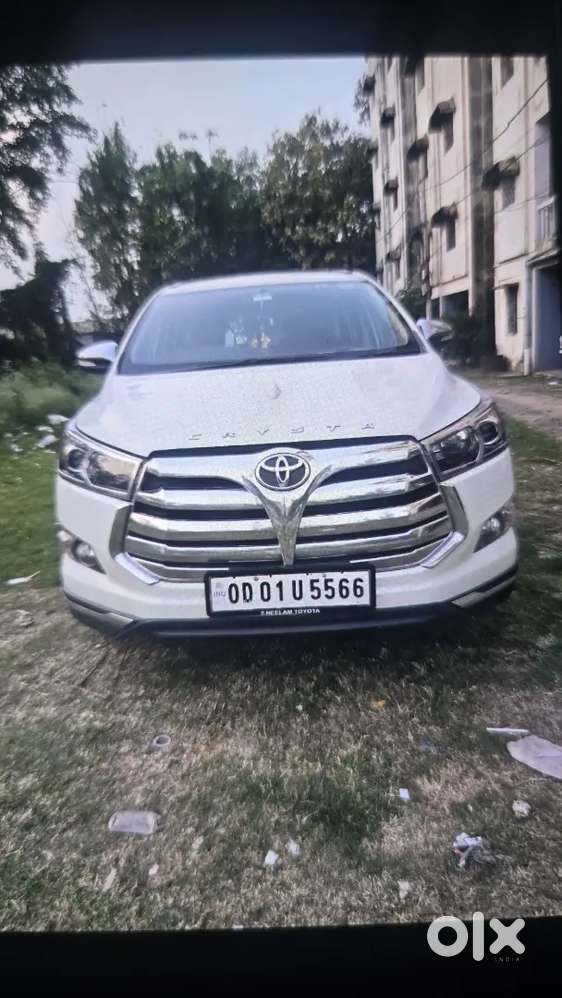 Toyota Innova Crysta 2017 Diesel Well Maintained