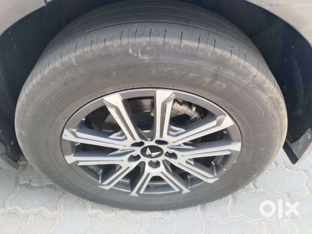 Mahindra Xuv700 2.2 Ax 7 Diesel Mt Str, 2025, Diesel