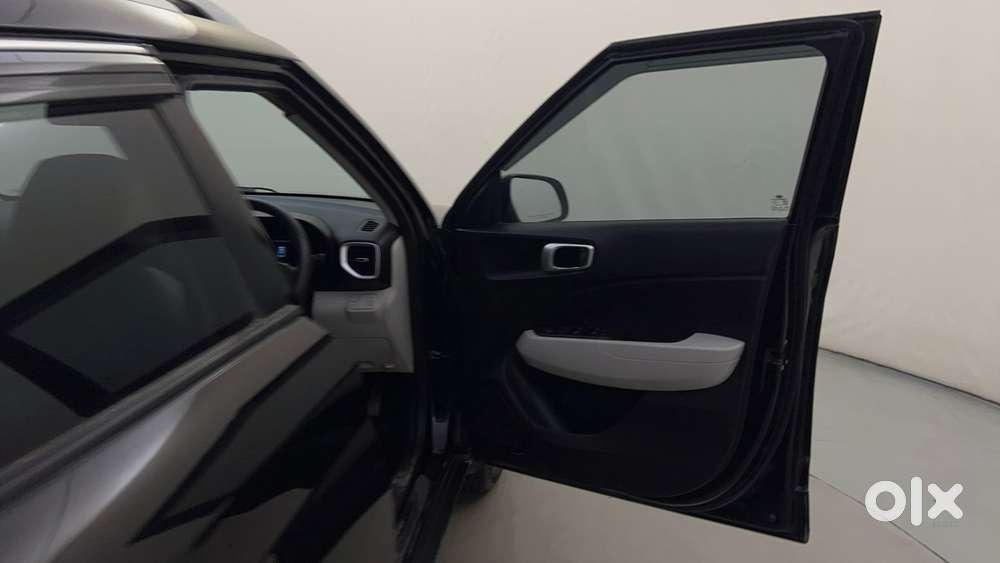 Hyundai Venue 1.2 S (o), 2022, Petrol