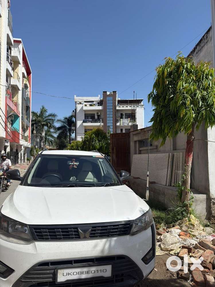 Mahindra Xuv300 2024 Diesel Well Maintained