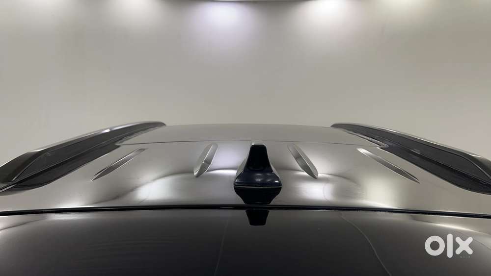 Mahindra Xuv700 2.0 Ax 7 Petrol Mt Str, 2023, Petrol