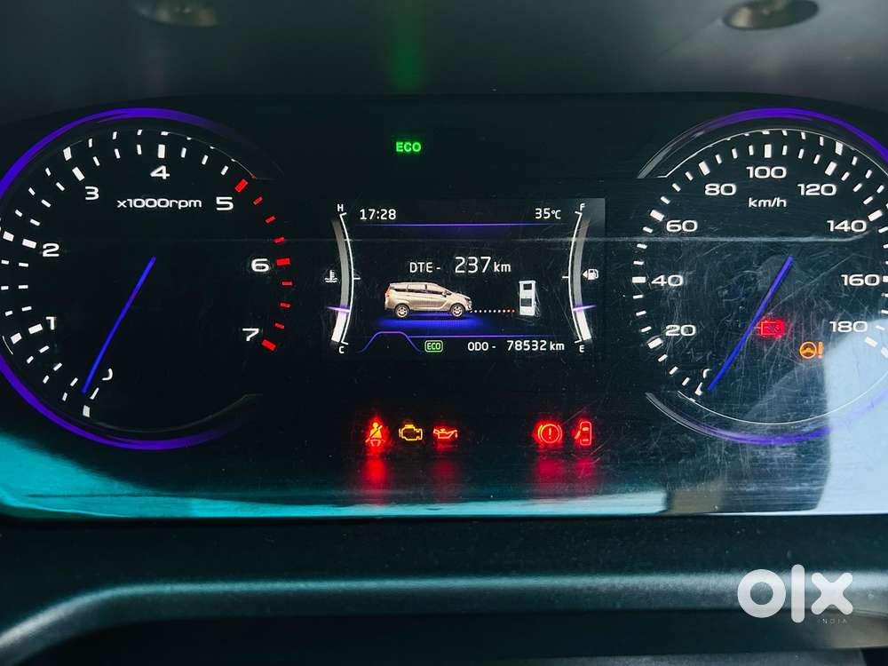 Mahindra Marazzo M8, 2018, Diesel
