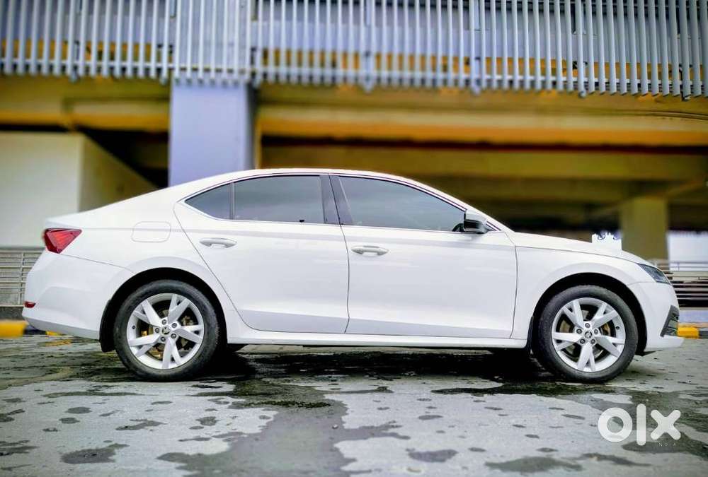 Skoda Octavia 2.0 Style Tsi At, 2022, Petrol