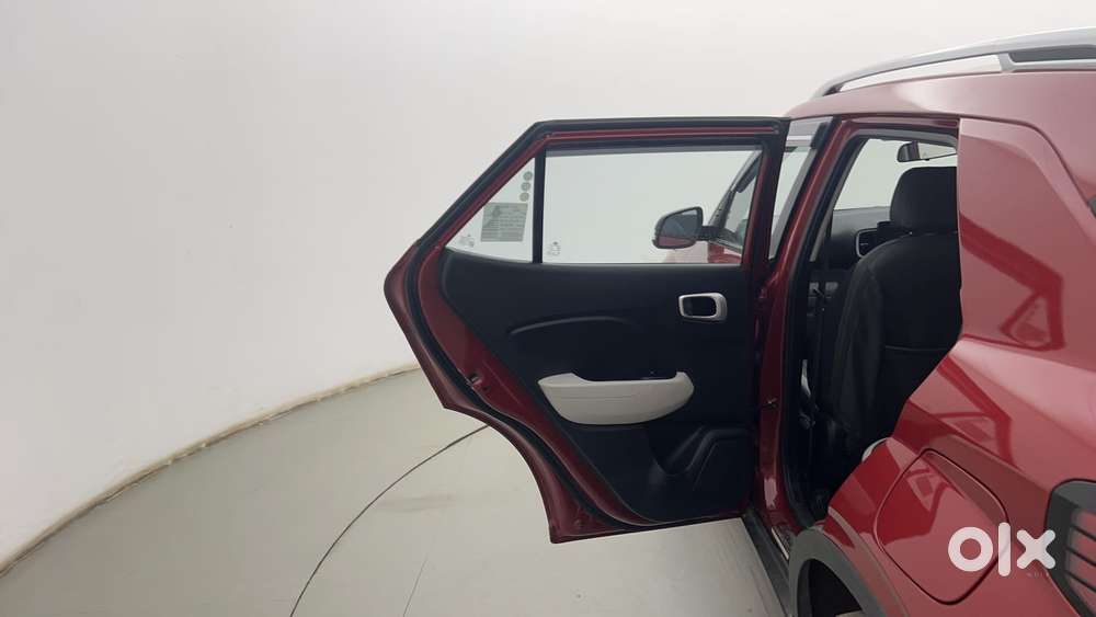 Hyundai Venue 1.2 S (o), 2024, Petrol