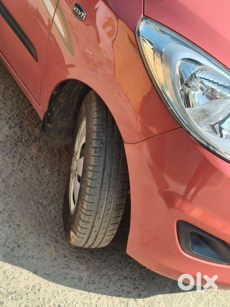 Hyundai Petrol Car 2010-blushing Red