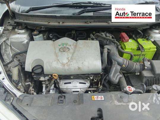 Toyota Yaris V Cvt, 2018, Petrol
