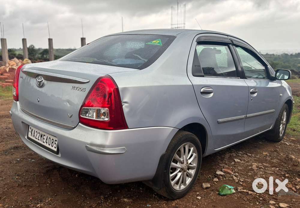 Toyota Etios 2012 Petrol 145000 Km Driven