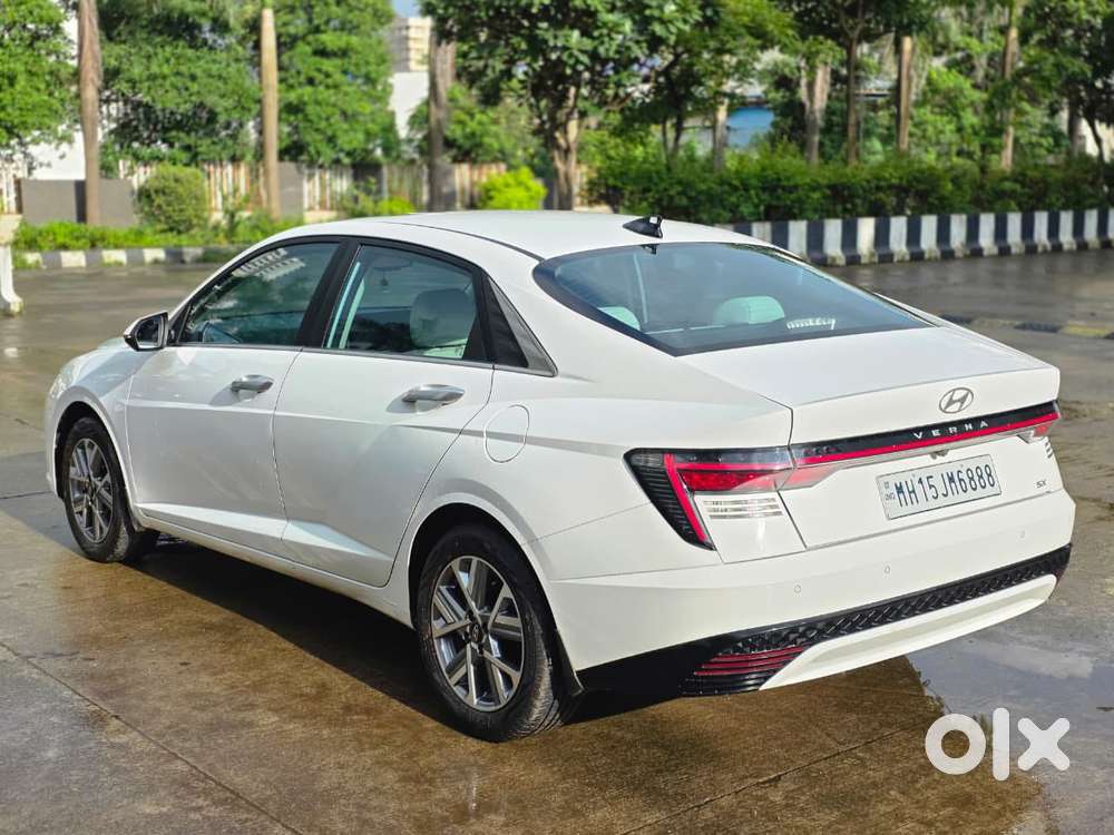 Hyundai Verna 1.5 Sx (o) Ivt, 2024, Petrol