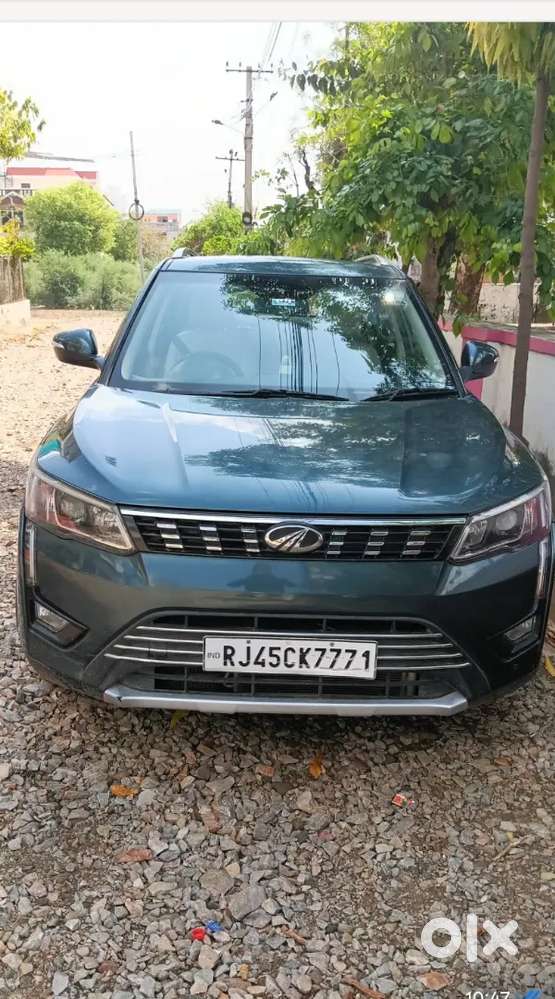 Xuv 300w8 Sunroof Luxury Family Car