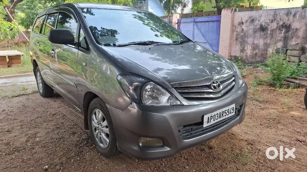 Toyota Innova Gud Condition 2011 Diesel 150000 Km Driven