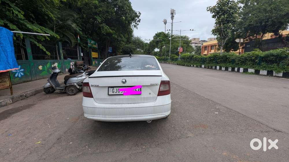 2017 Skoda Rapid Diesel Automatic 90000 Km Driven