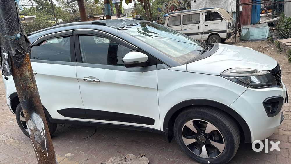 Tata Nexon Xz+ Tope Model Dual Tone Manual