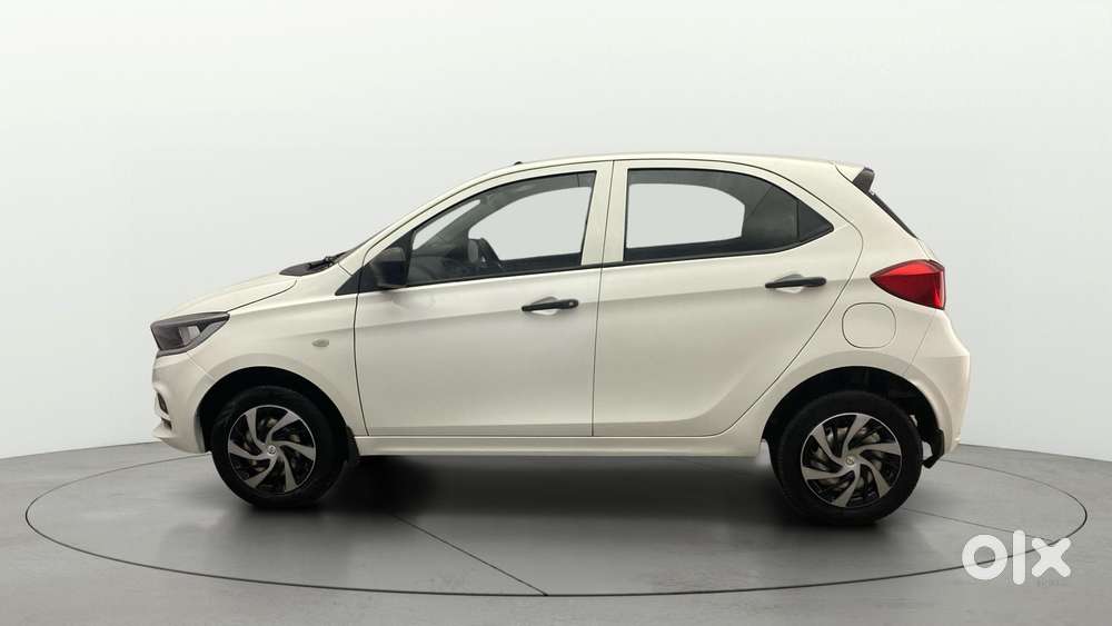 Tata Tiago 1.2 Revotron Xe Cng, 2024, Cng & Hybrids