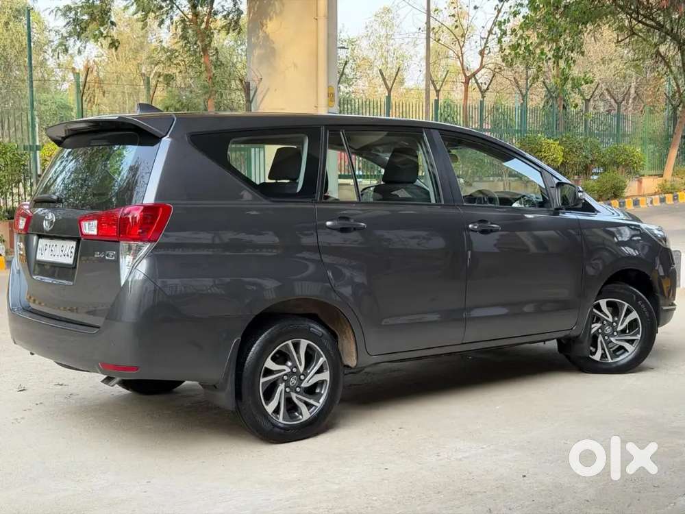 Toyota Innova Crysta G At 2022