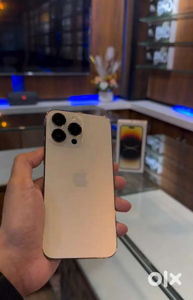 IPHONE 14 PRO MAX GOLDEN COLOUR GOOD CONDITION WITH BILL BOX AVAILABLE