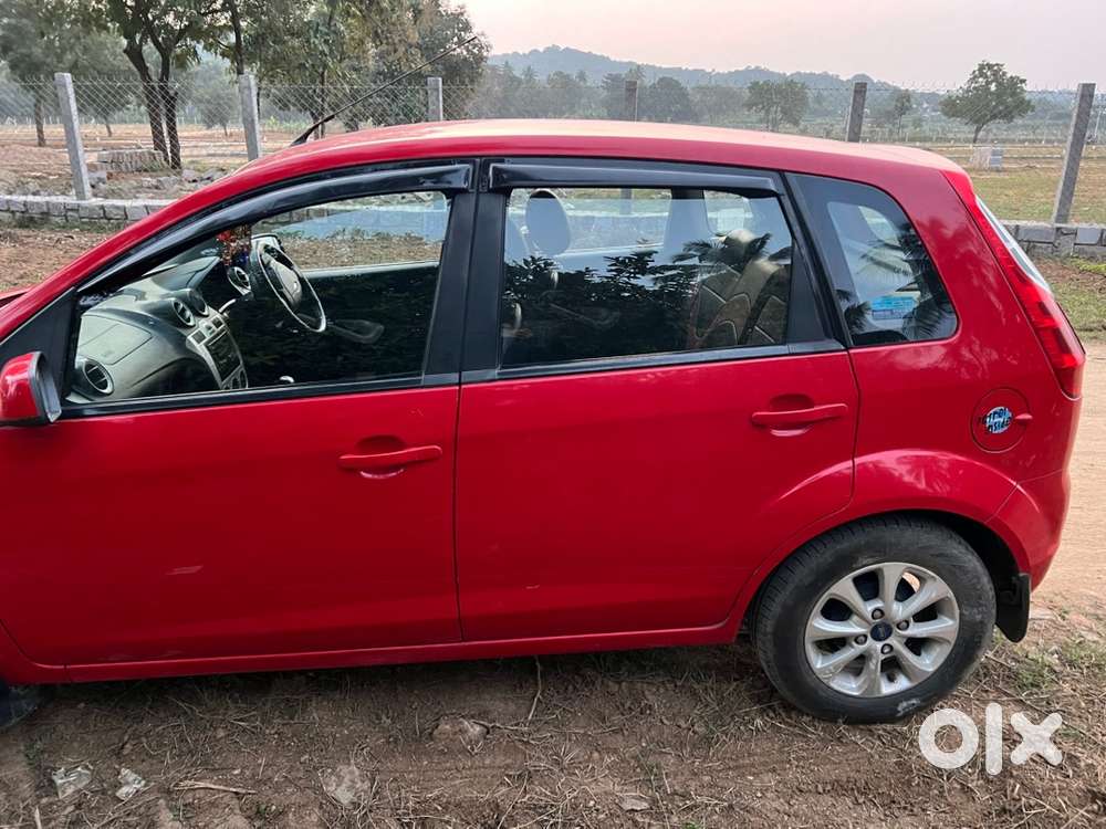 2012 Ford Figo Titanium Petrol