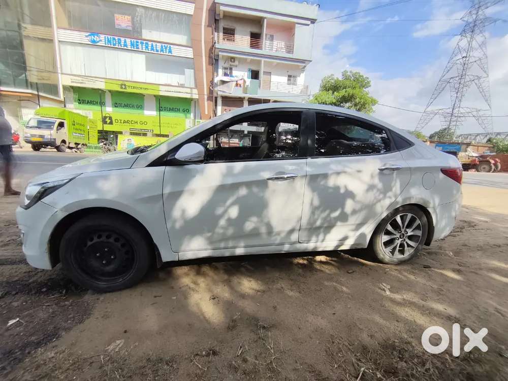 Hyundai Verna Petrol 2015 Car