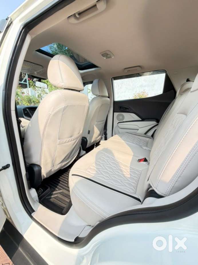 Mahindra Xuv300 W4, 2023, Petrol