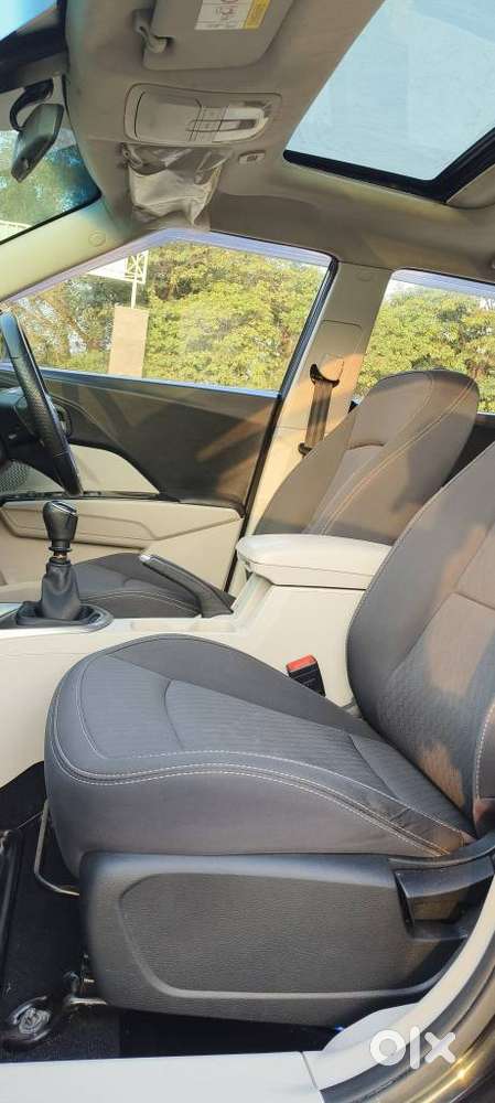 Mahindra Xuv300 W8 Option Diesel, 2022, Diesel