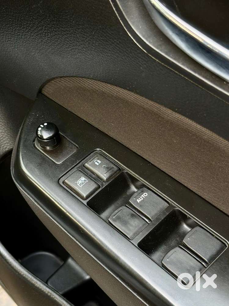 Maruti Suzuki Swift Zxi, 2013, Petrol