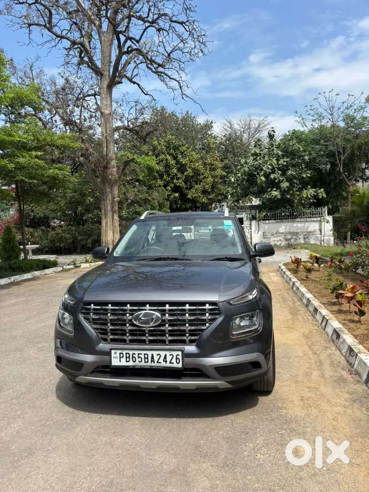 Hyundai Venue Petrol 2021
