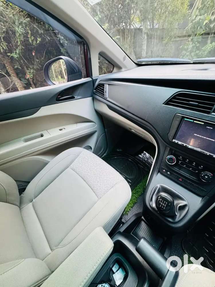 Mahindra Marazzo 2019