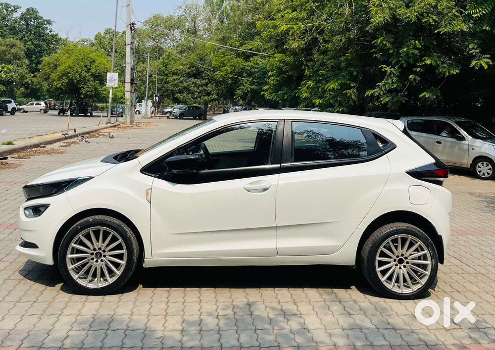 Tata Altroz, 2021, Petrol