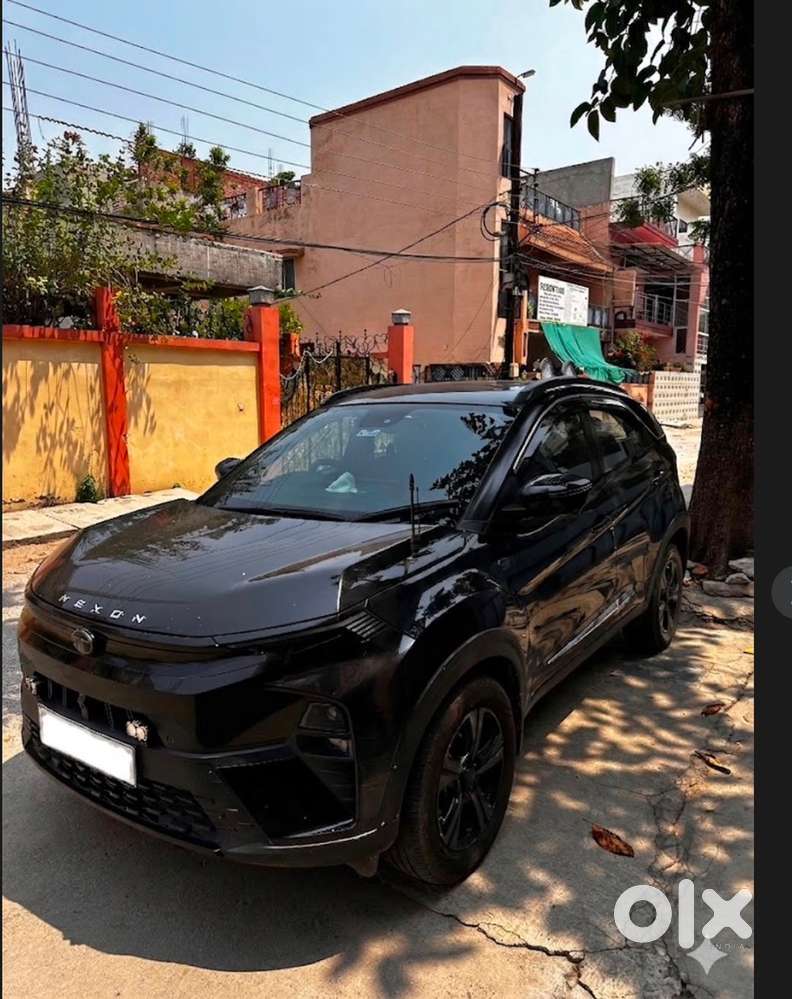 Tata Nexon ( Top End Model Fearless +s Dark Edition )