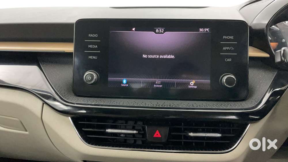 Skoda Slavia Style 1.0l Tsi Mt, 2023, Petrol