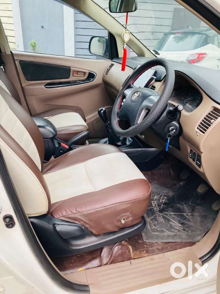 Toyota Innova 2.5 G (diesel) 7 Seater Bs Iv, 2015, Diesel