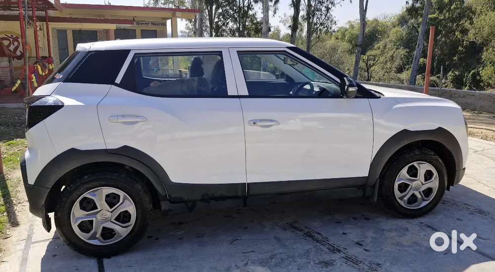 Mahindra Xuv 3xo Mt Petrol 2024