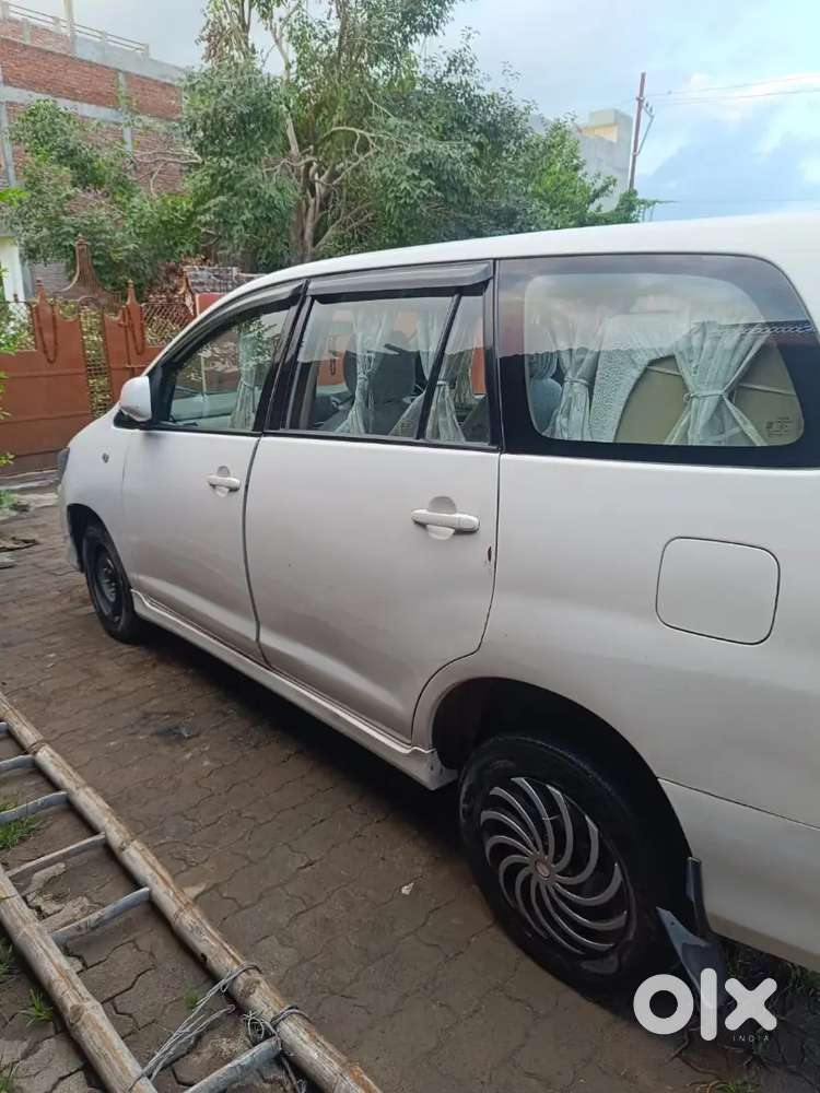 Toyota Innova 2014 Diesel 70000 Km Driven