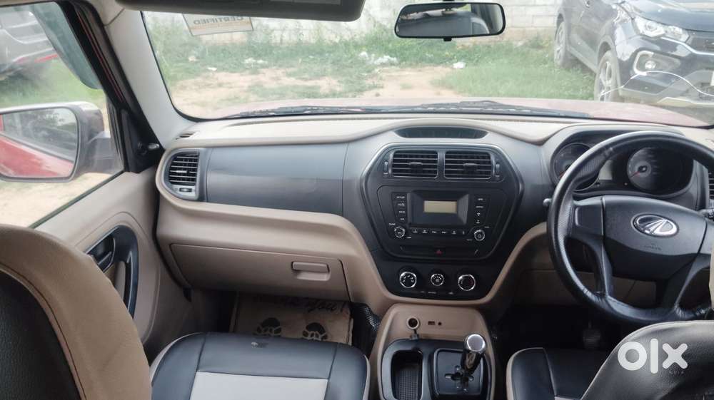 Mahindra Tuv 300 T6 Plus, 2016, Diesel