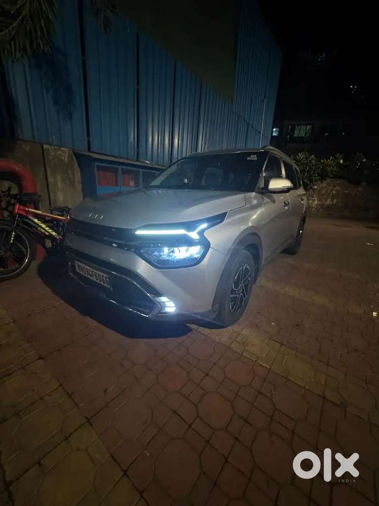 Kia Carens Luxury Variant In Excellent Condition